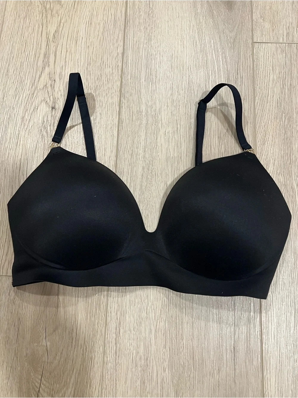Victoria's Secret Black Molded T-Shirt Bra